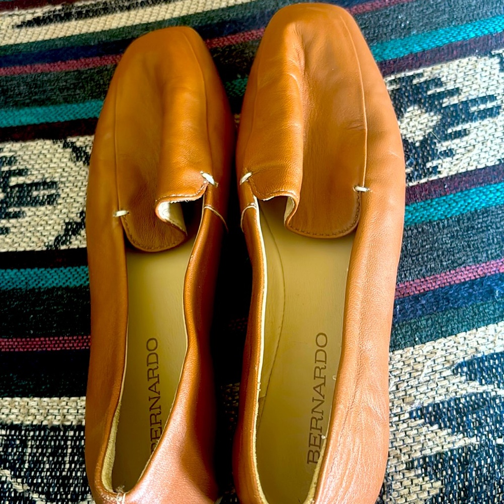 bernardo brand new shoes leather